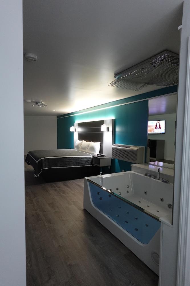 Blue Beach Motel photo 33