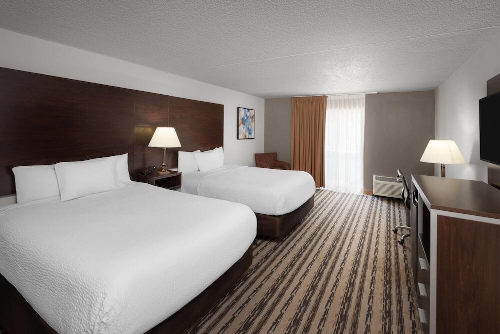 Endeavor Inn & Suites, Trademark Collection by Wyndham photo 21