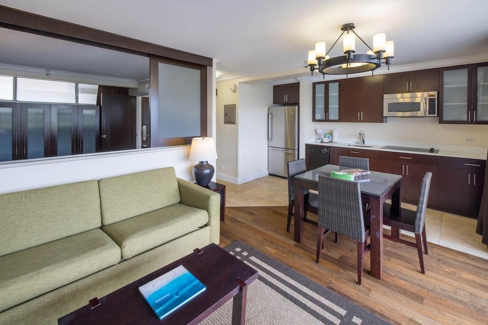 Regency on Beachwalk Waikiki by OUTRIGGER photo 75