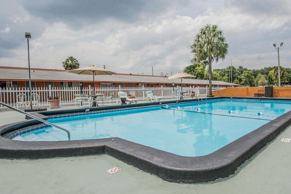 Rodeway Inn & Suites Winter Haven Chain Of Lakes photo 36