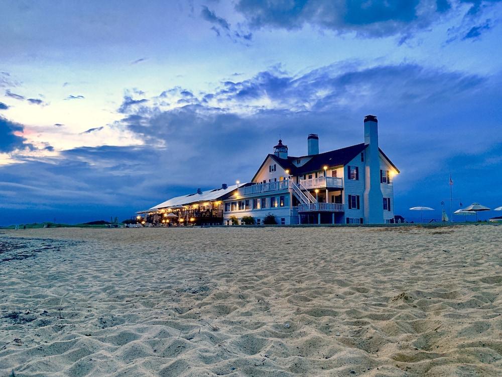 Lighthouse Inn photo 72