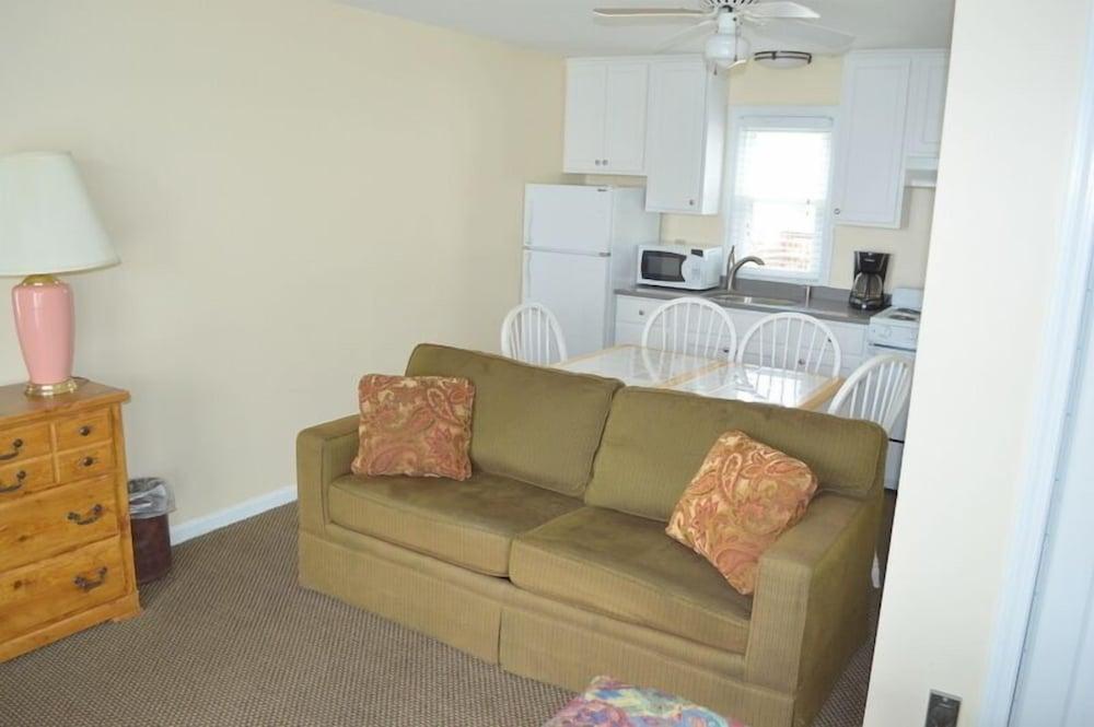 The Pelham Resort Motel photo 47