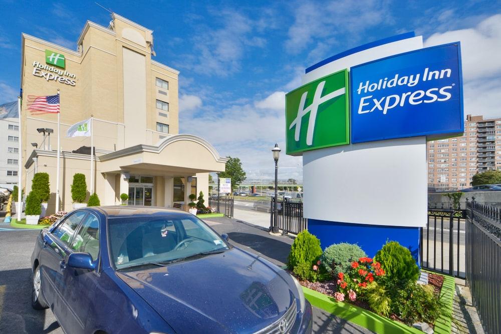 Holiday Inn Express Laguardia Airport, an IHG Hotel photo 10