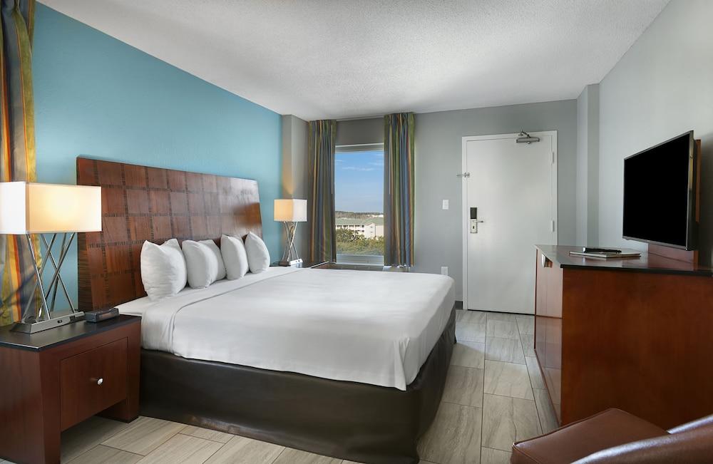 Crown Reef Beach Resort and Waterpark photo 39