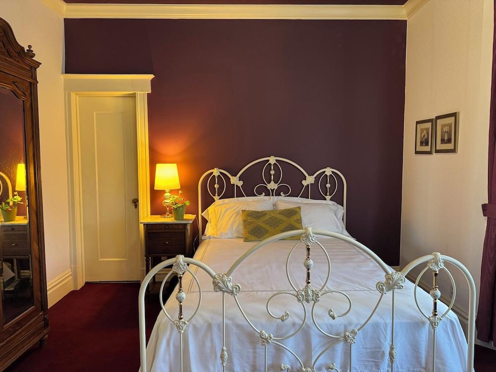 Nob Hill Inn photo 13