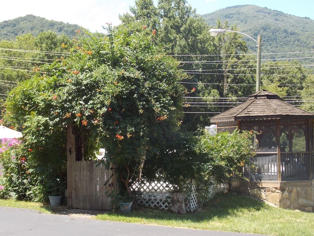 Clarketon Motel photo 18