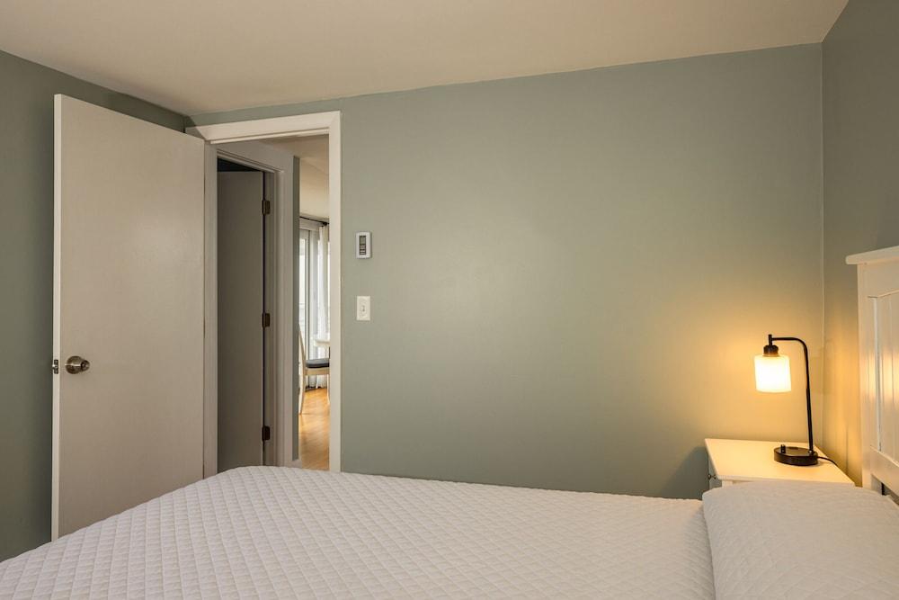 Eagle House Motel photo 83
