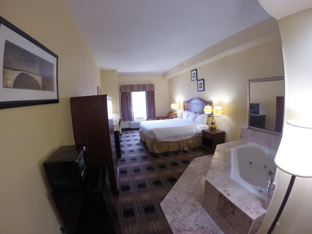 Jameson Inn and Suites Riverdale photo 2