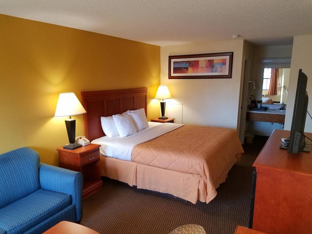 Sylvania Inn photo 11