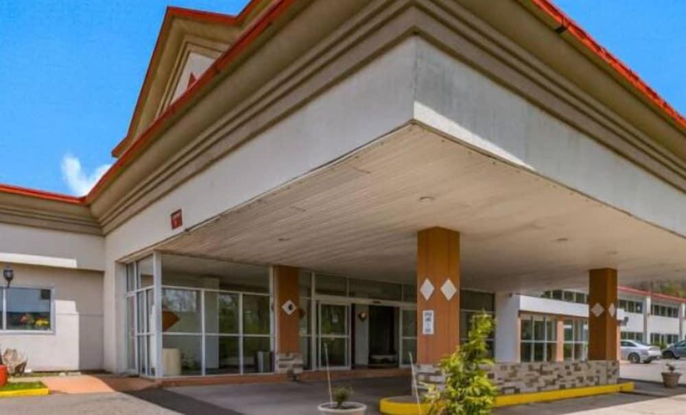 Red Carpet Inn Hazleton photo 28