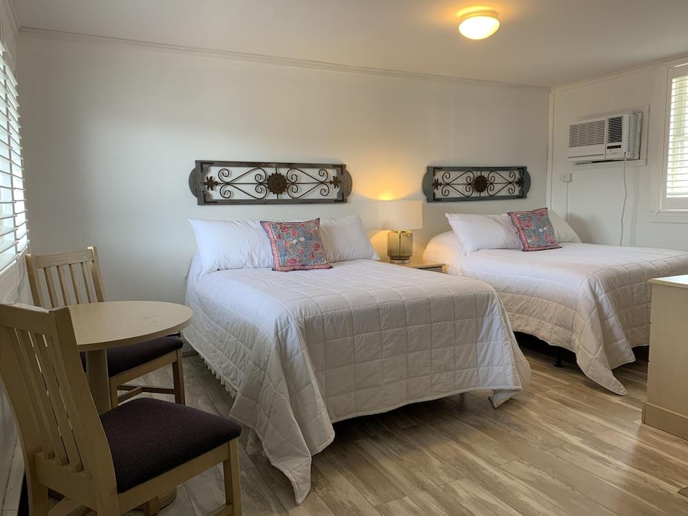 Vineyard Harbor Motel - Private Beach photo 88