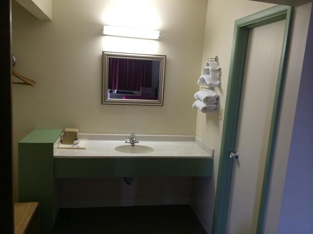 Super 7 Motel Sedalia photo 24