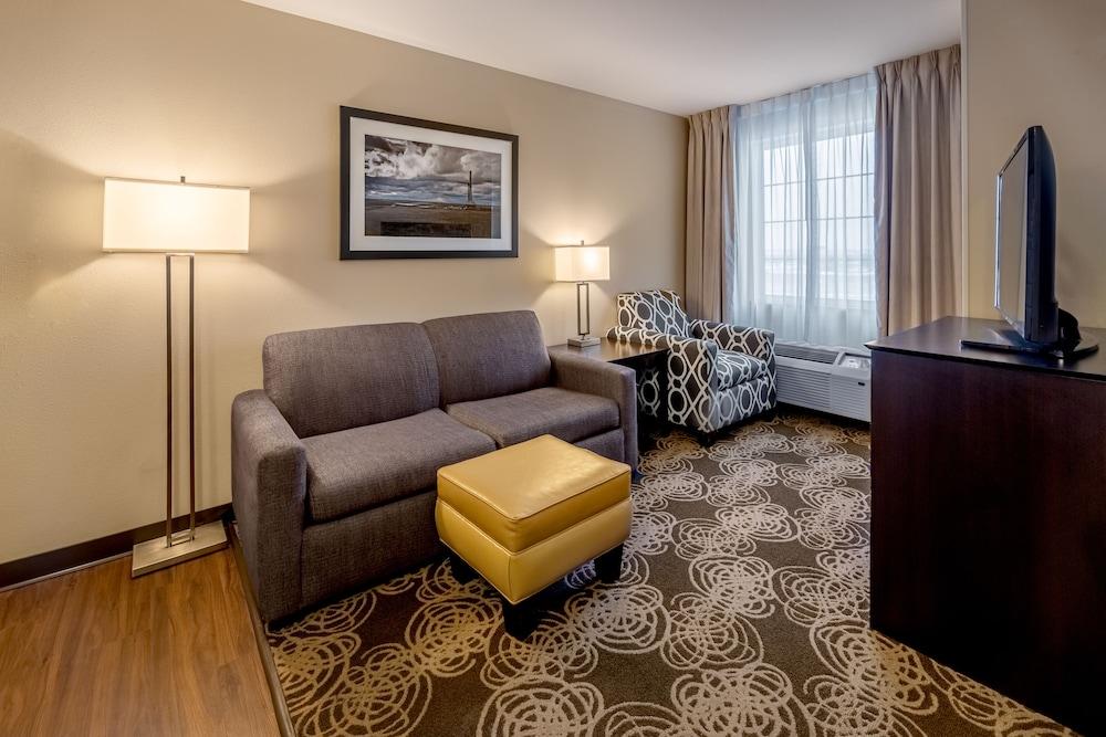 Landmark Suites photo 28