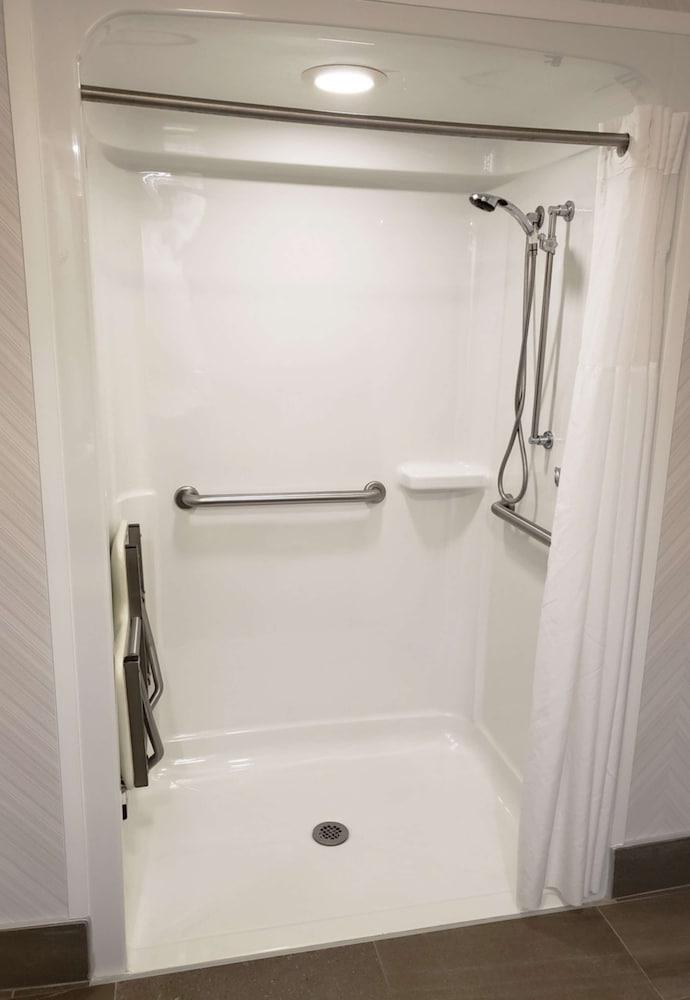 Hampton Inn Johnstown photo 14