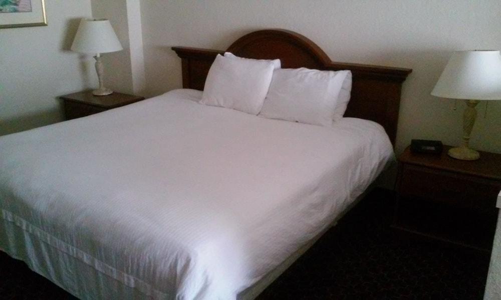 Imperial Swan Hotel & Suites photo 10