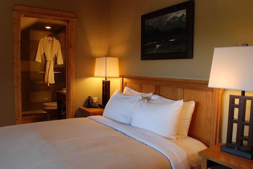 Gallatin River Lodge photo 30