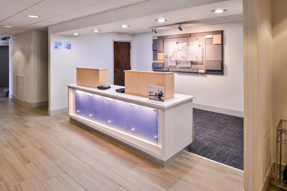 Holiday Inn Express Burlington by IHG photo 72