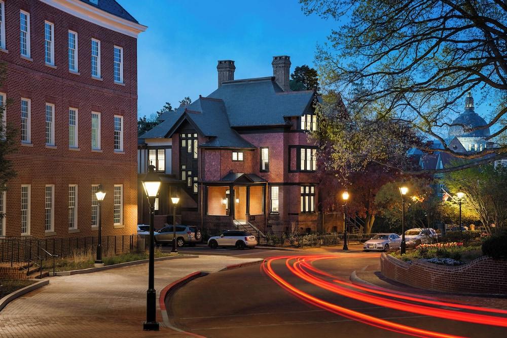 86 State Circle - Luxury Boutique Hotel photo 13