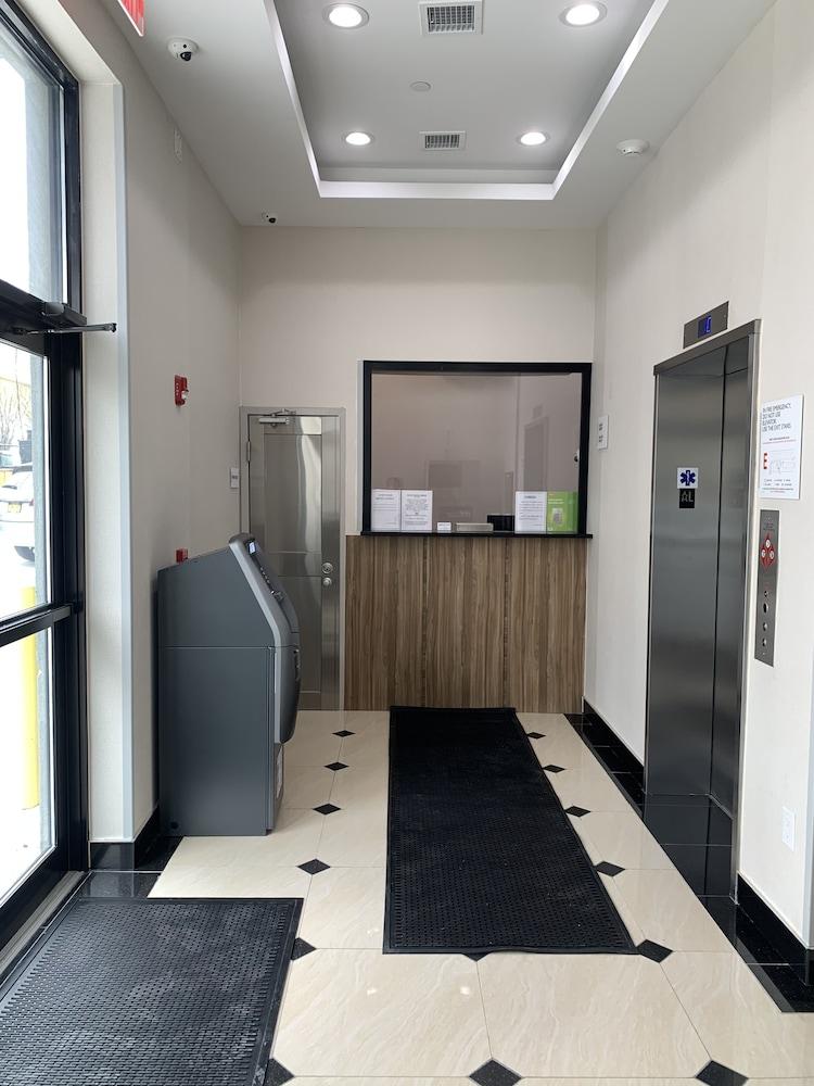 Monti Hotel photo 2