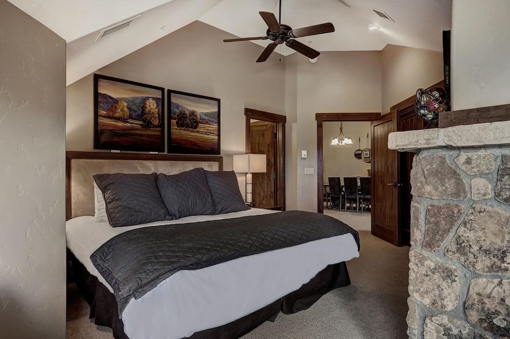 Crystal Peak Lodge, A Vail Resorts Property photo 13