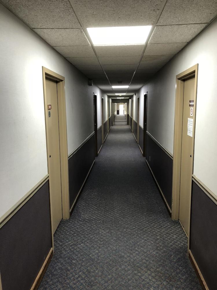 Denison Inn & Suites photo 48