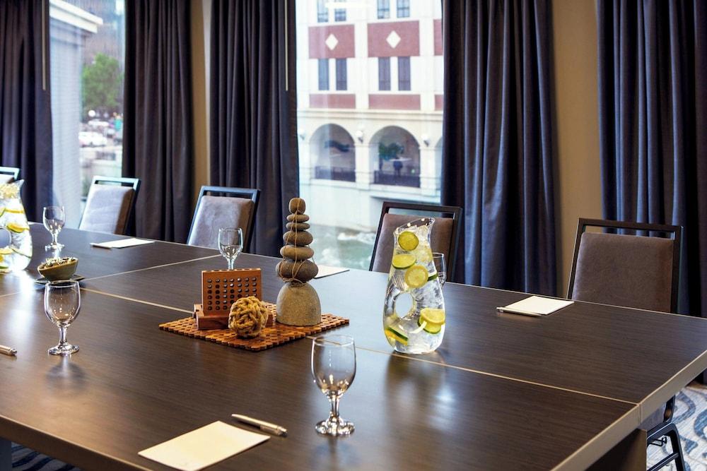 Renaissance Reno Downtown Hotel & Spa photo 2