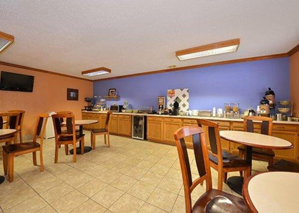 Quality Inn & Suites Grinnell near University photo 10