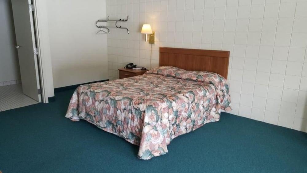 Oakridge Motel photo 2