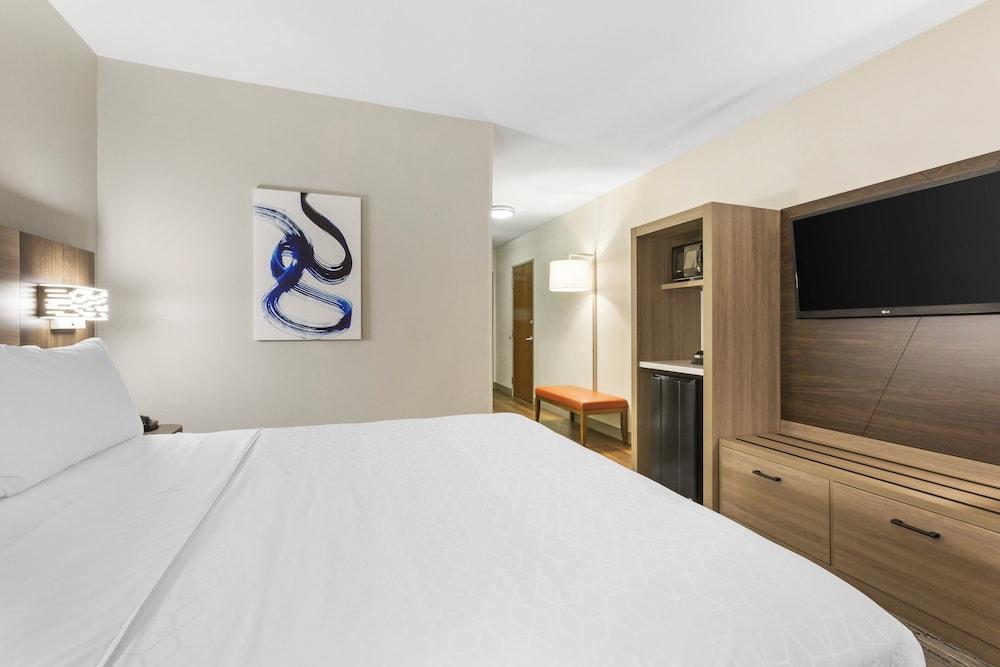 Holiday Inn Express Hotel & Suites Belgrade by IHG photo 8
