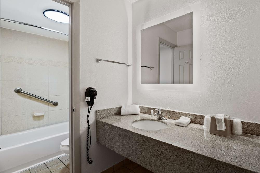 Americas Best Value Inn Orlando photo 21