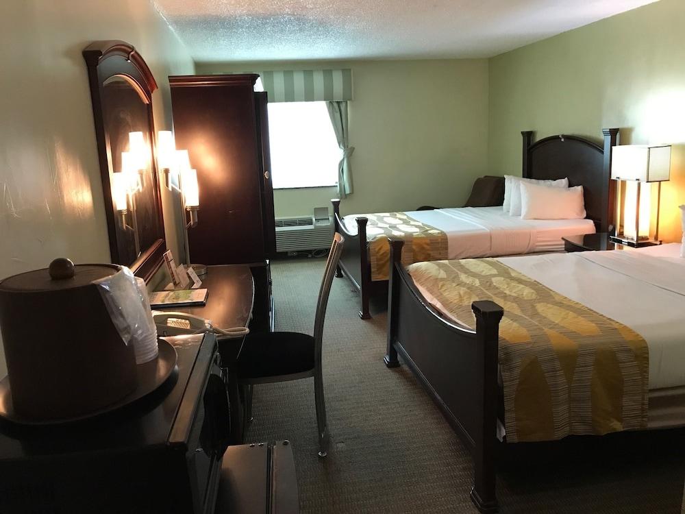 Marvin's Garden Inn photo 11