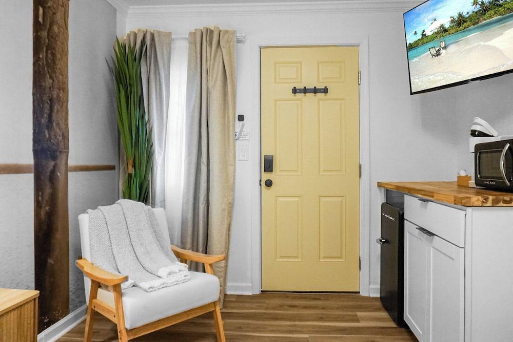 Boardwalk Inn photo 48