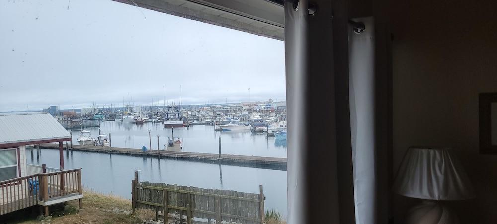 Islander Westport photo 14