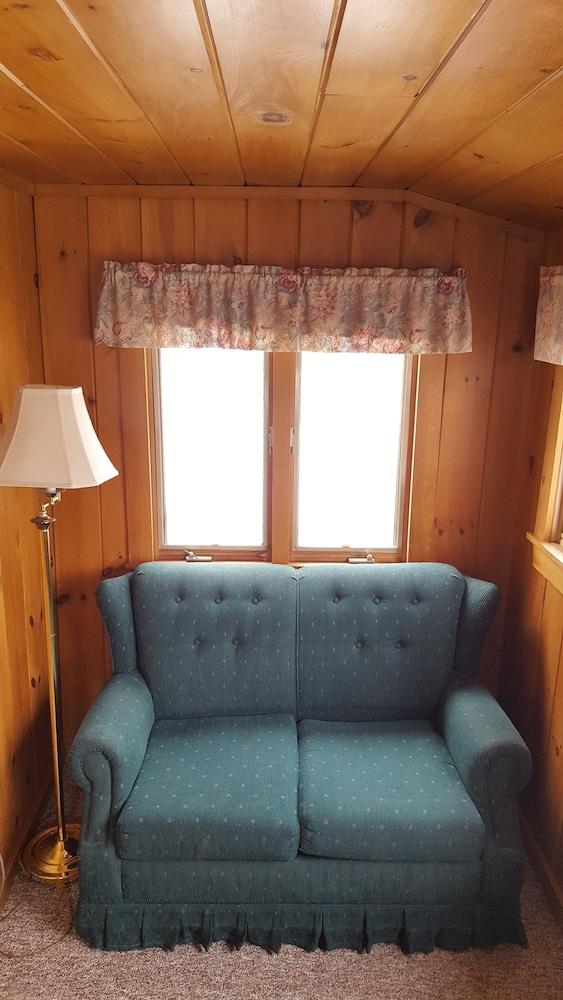 Riverbank Motel and Cabins photo 58