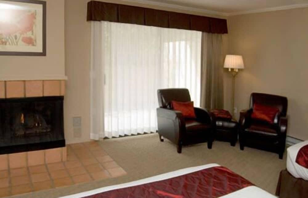 Adobe Inn photo 31