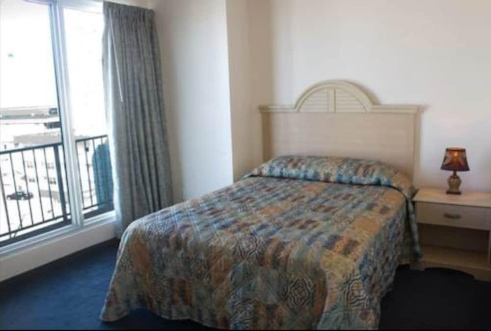 Acropolis Oceanfront Resort photo 13