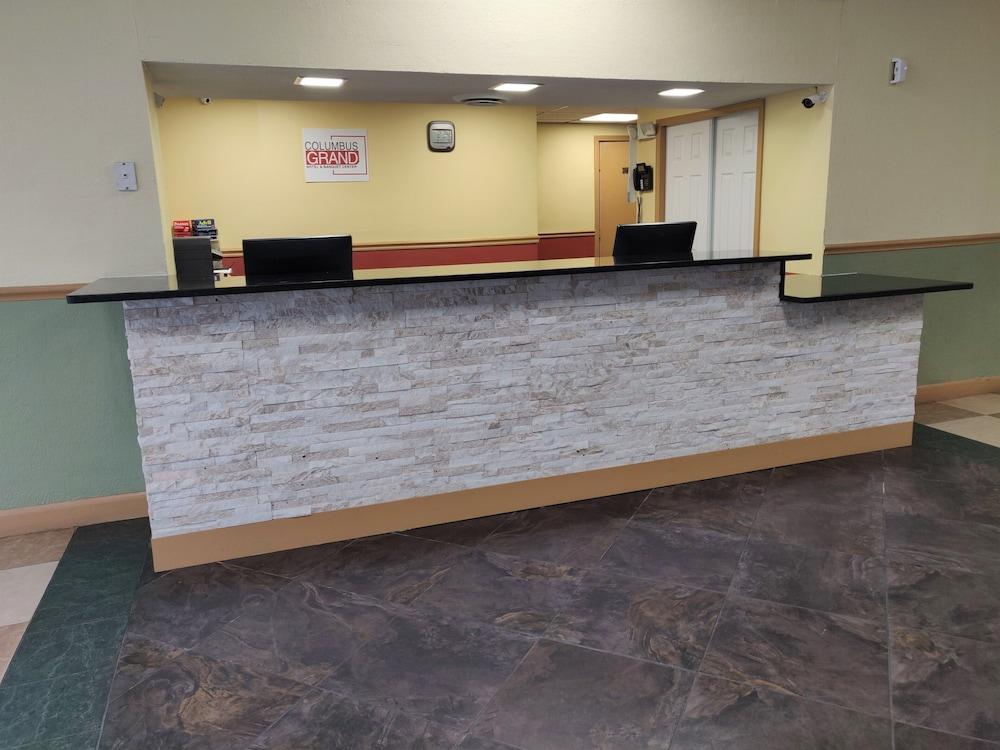 Columbus Grand Hotel & Banquet Center photo 4