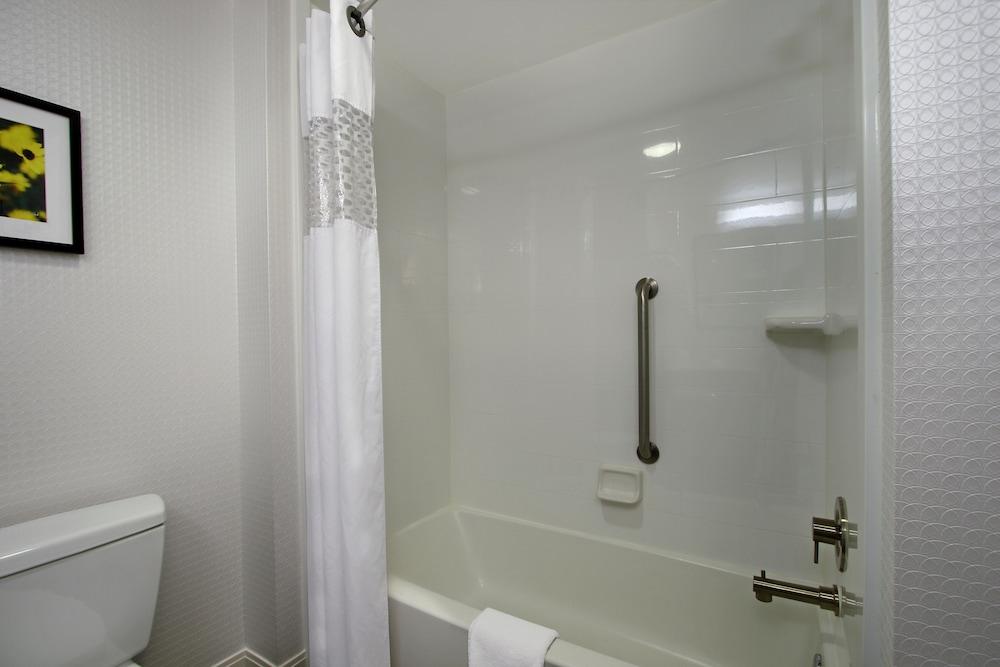 Hampton Inn Hagerstown-I-81 photo 24