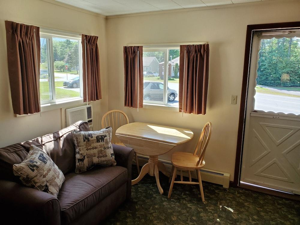 Riverbank Motel and Cabins photo 41