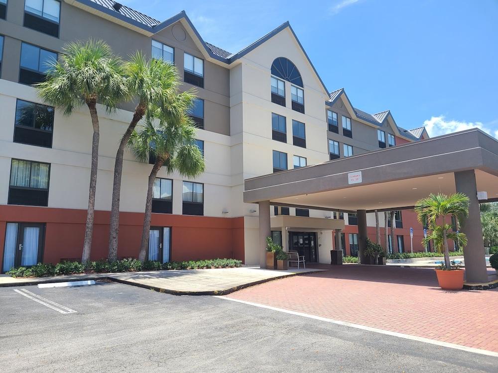 Holiday Inn Express & Suites Ft. Lauderdale N - Exec Airport by IHG photo 62