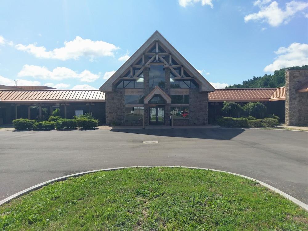 The Lodge at Hocking College photo 17
