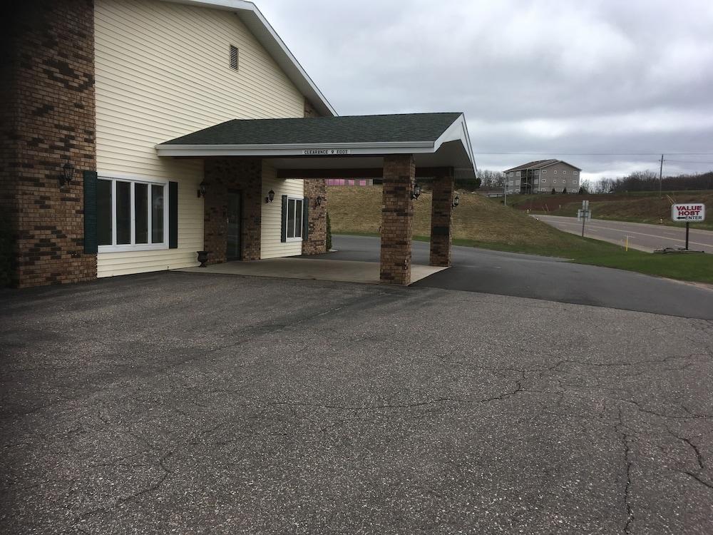Value Host Motor Inn photo 1