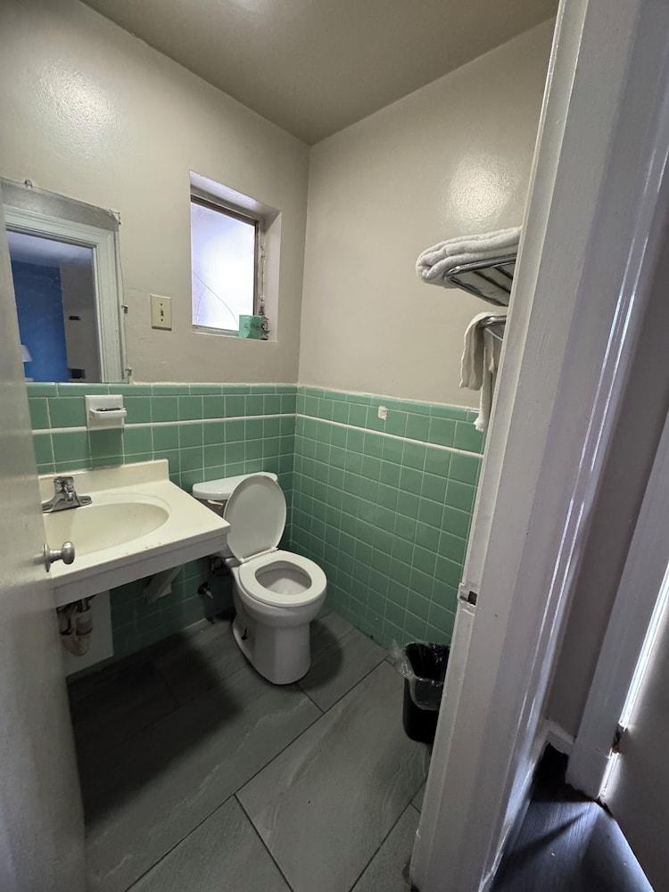 The Executive Inn photo 6