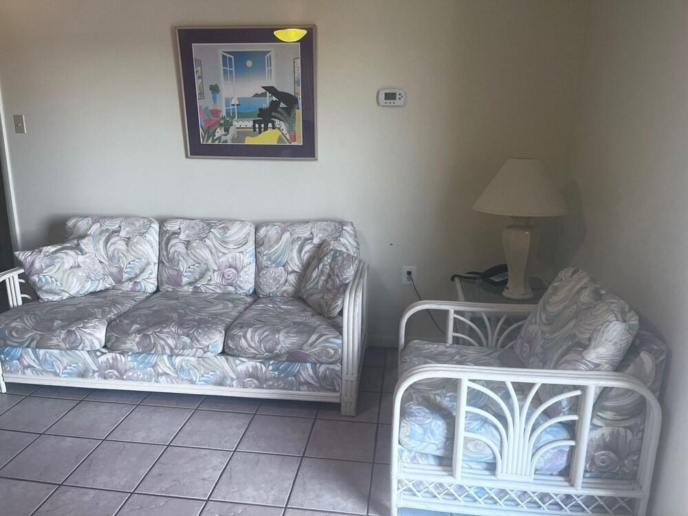 Condor Motel photo 37