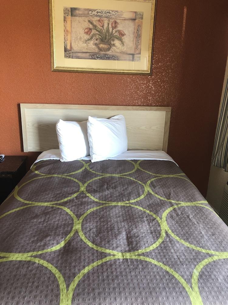 Desert Inn photo 46