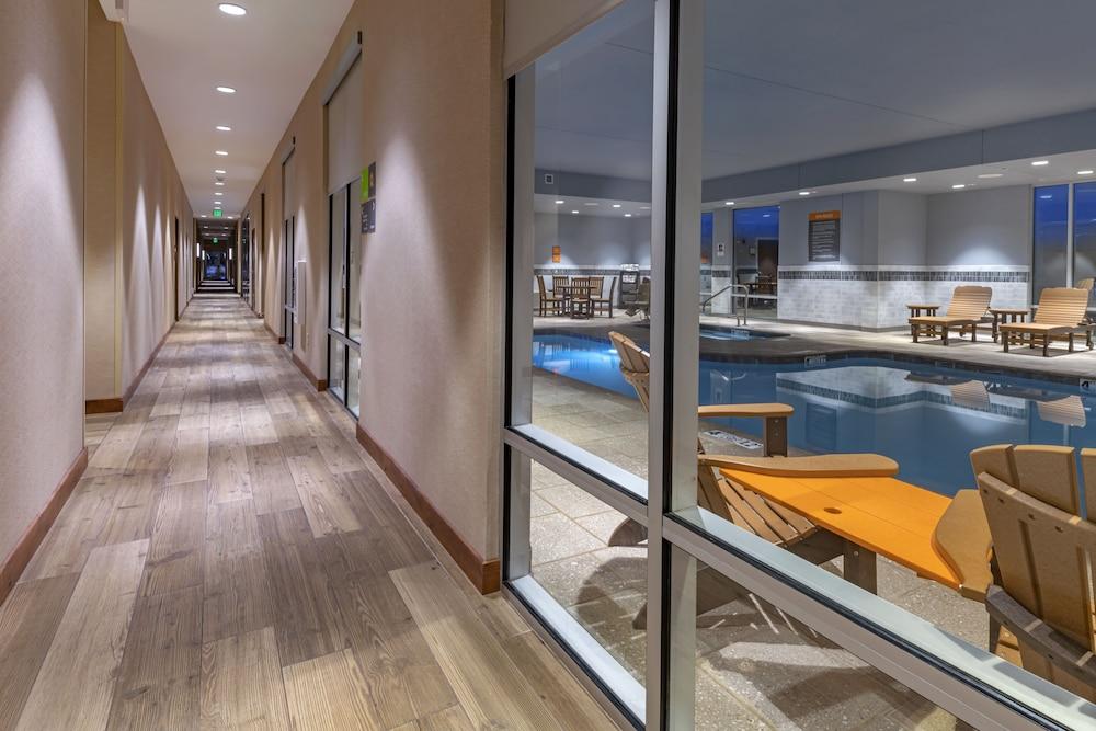 La Quinta Inn & Suites by Wyndham Flagstaff East I-40 photo 27