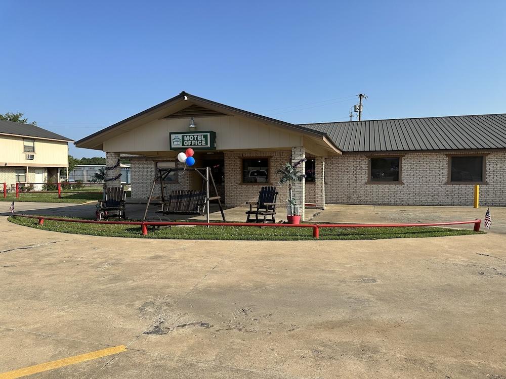 Travelers Inn Motel photo 10
