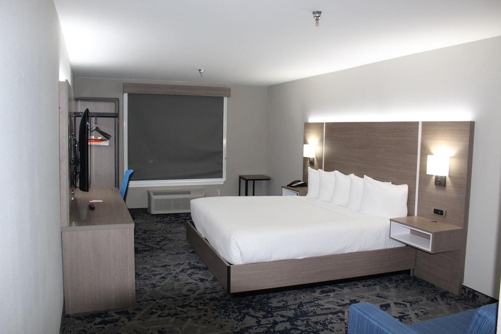 Comfort Inn & Suites Muskogee photo 6