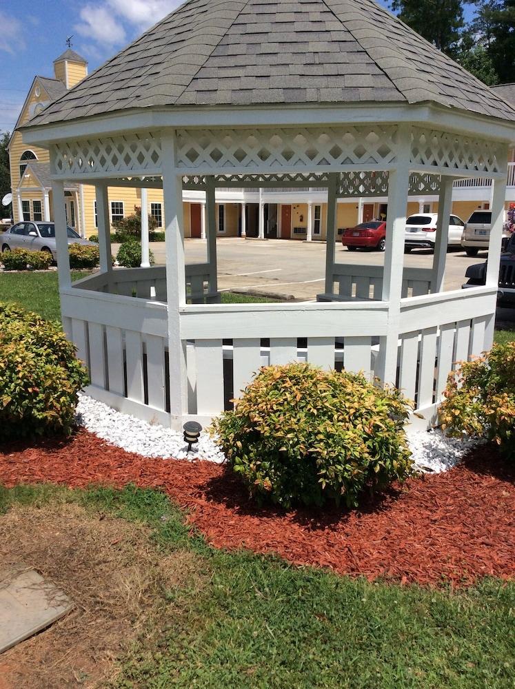 Days Inn by Wyndham Cornelia photo 16
