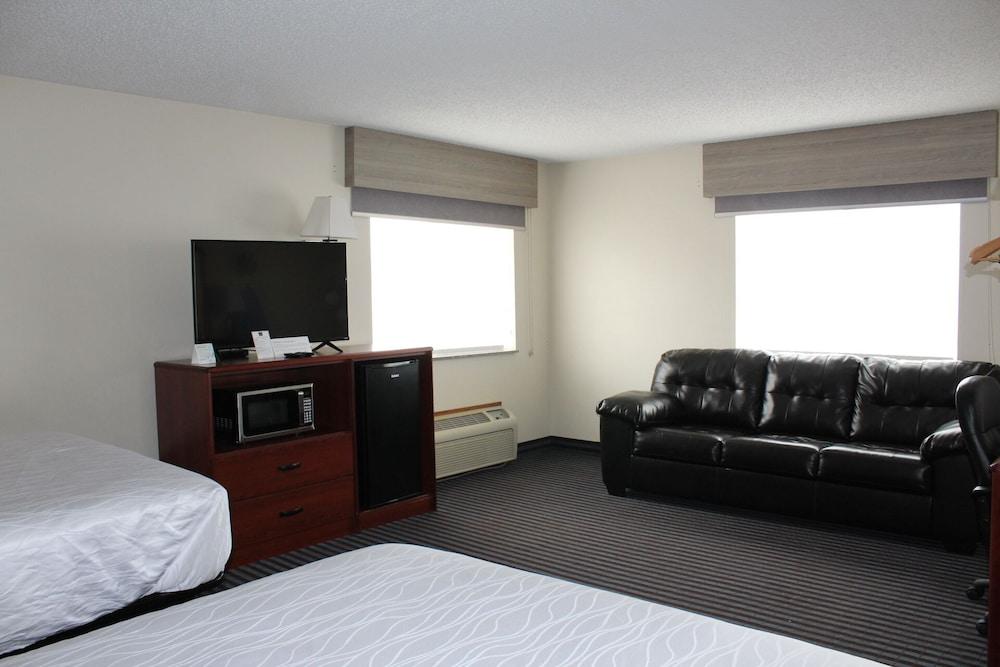Reston Inn & Suites photo 40